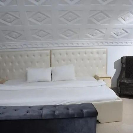 Room In Lodge - Ambience Hotels Abujahome For Leisure And Business Travellers Экстерьер фото