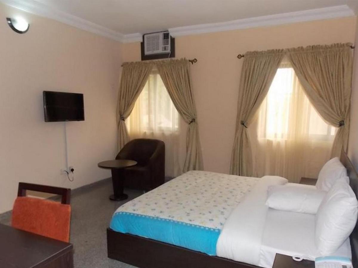Room In Lodge - Ambience Hotels Abujahome For Leisure And Business Travellers Экстерьер фото