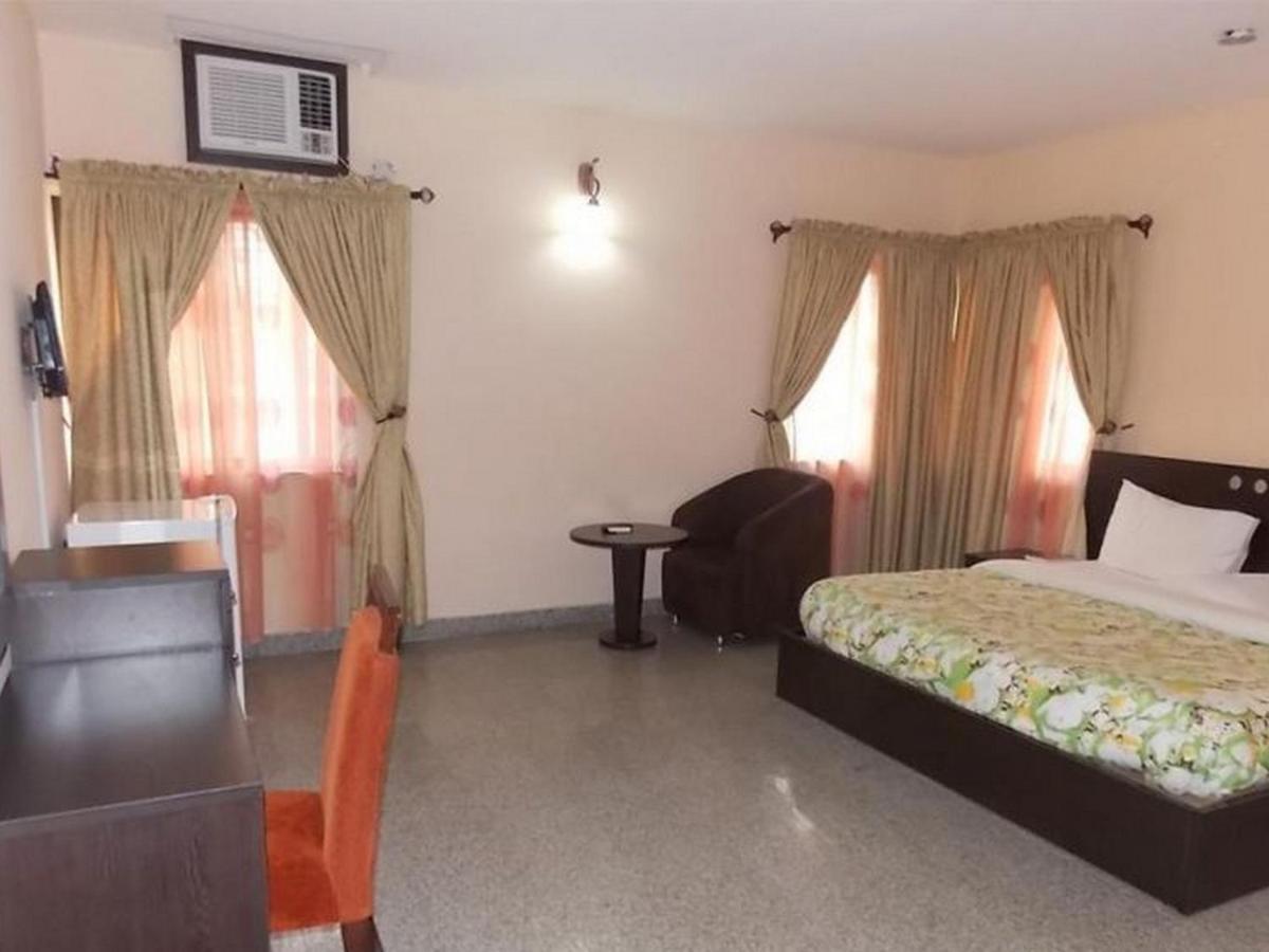 Room In Lodge - Ambience Hotels Abujahome For Leisure And Business Travellers Экстерьер фото