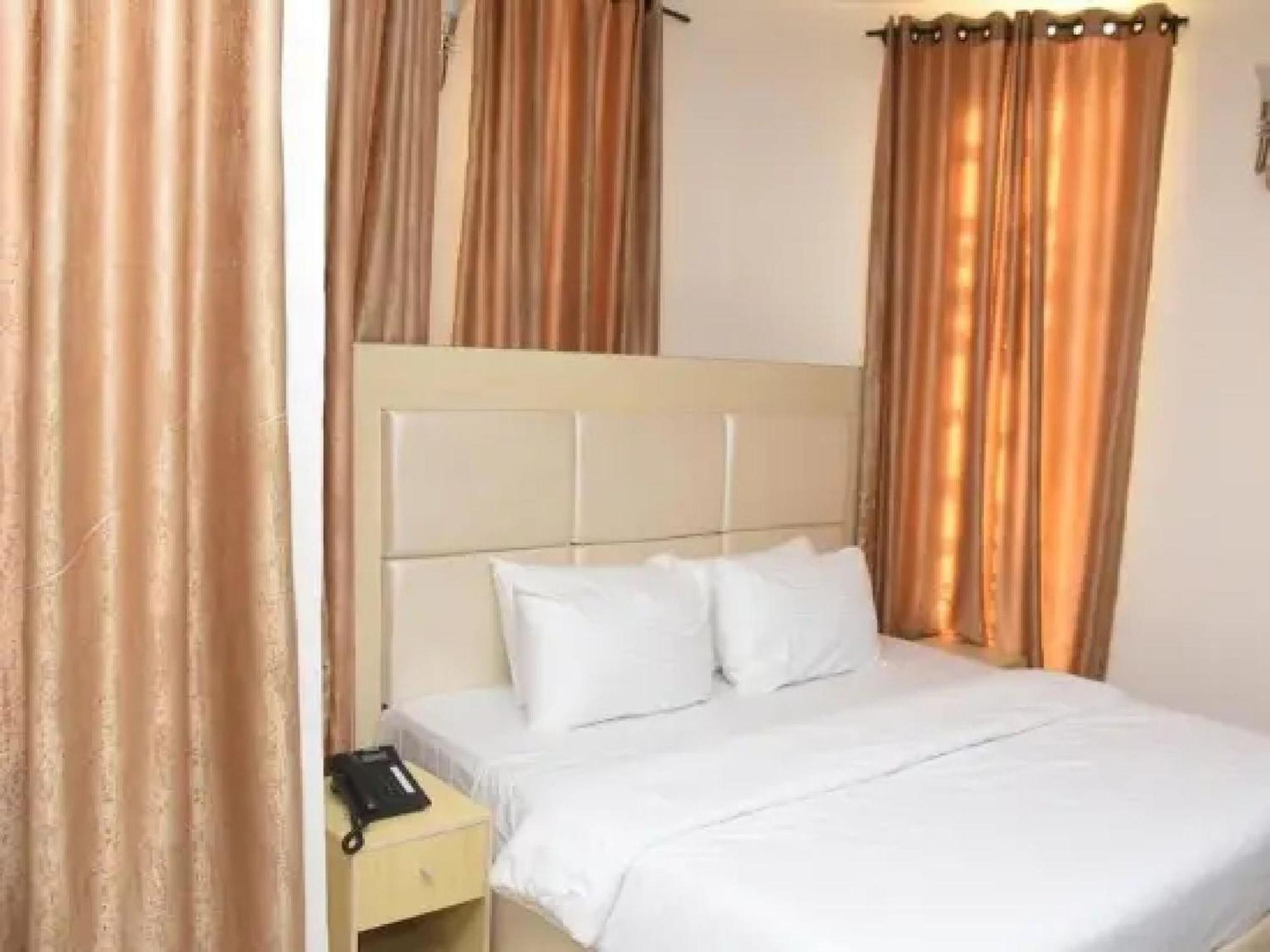 Room In Lodge - Ambience Hotels Abujahome For Leisure And Business Travellers Экстерьер фото